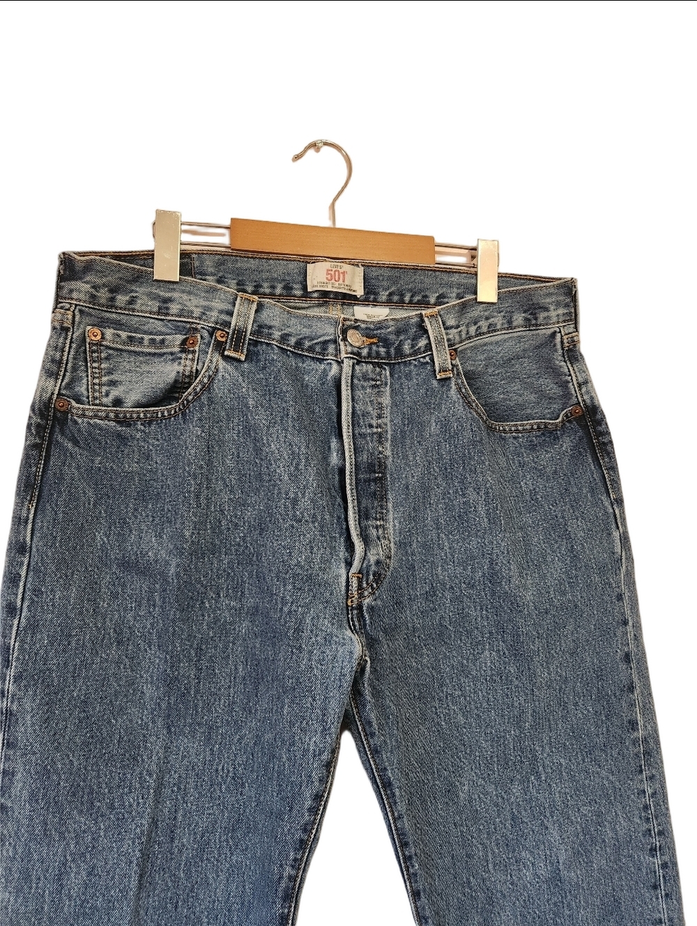 Levi's Men's 501 Original Straight Leg Button Fly Jeans Med Vintage Wash Size 36 - Picture 3 of 8